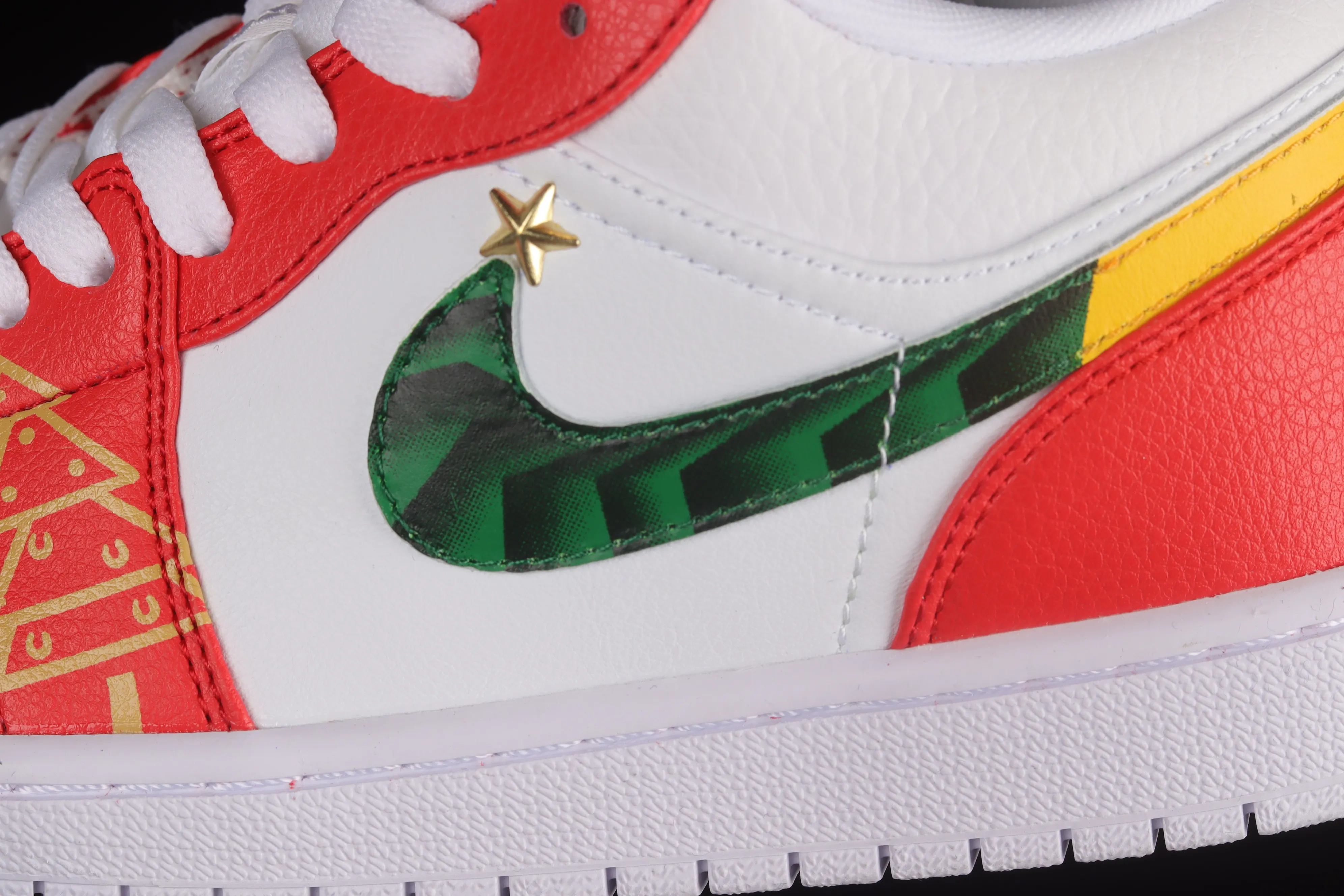 All categories Air Jordan Jordan series basketball shoes Air Jordan 1 Low Air Jordan 1 Low AJ1 Joe 1 Christmas theme customized version Sports culture basketball shoes 553558-130